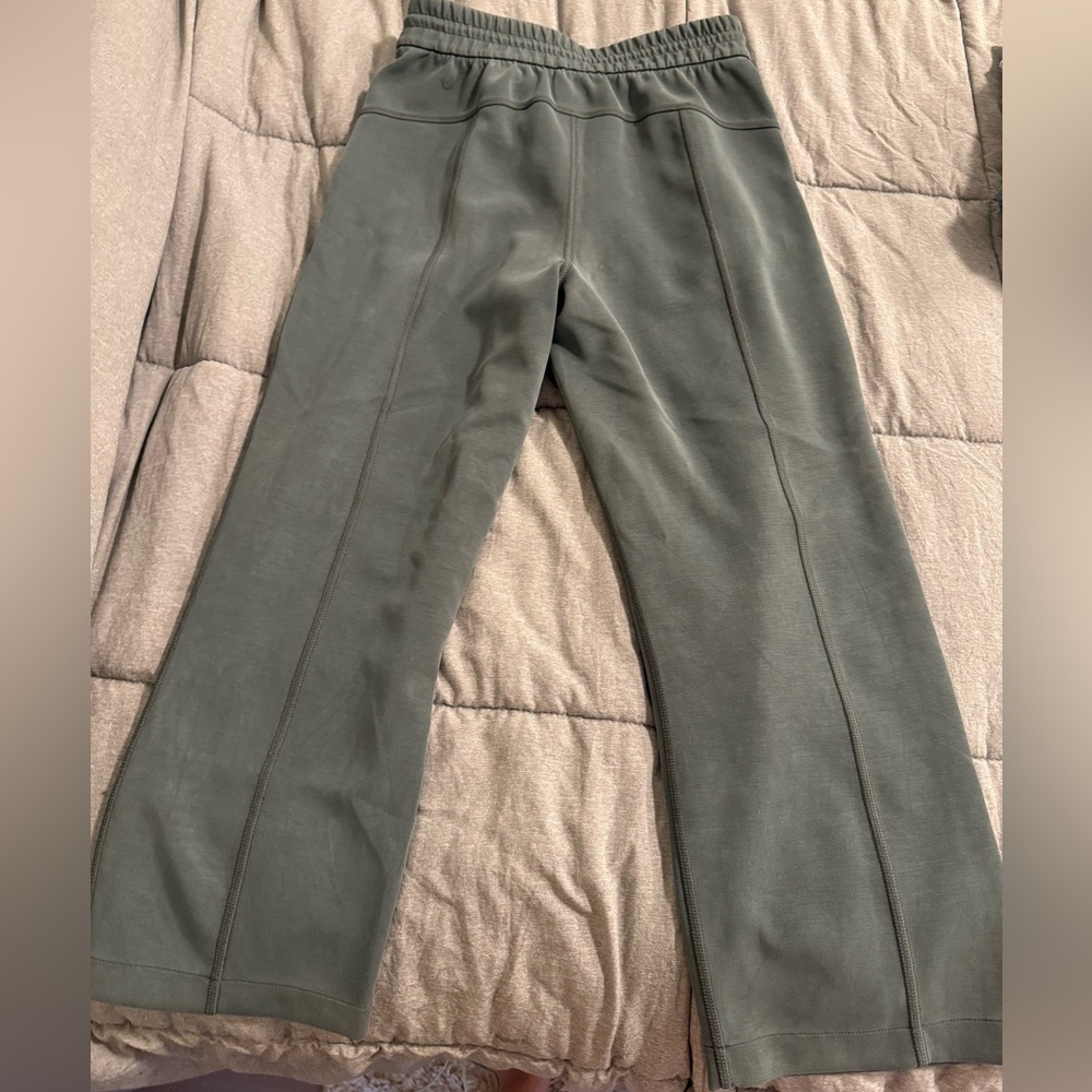 Lululemon Softstreme High-Rise Wide-Leg Cropped Pant